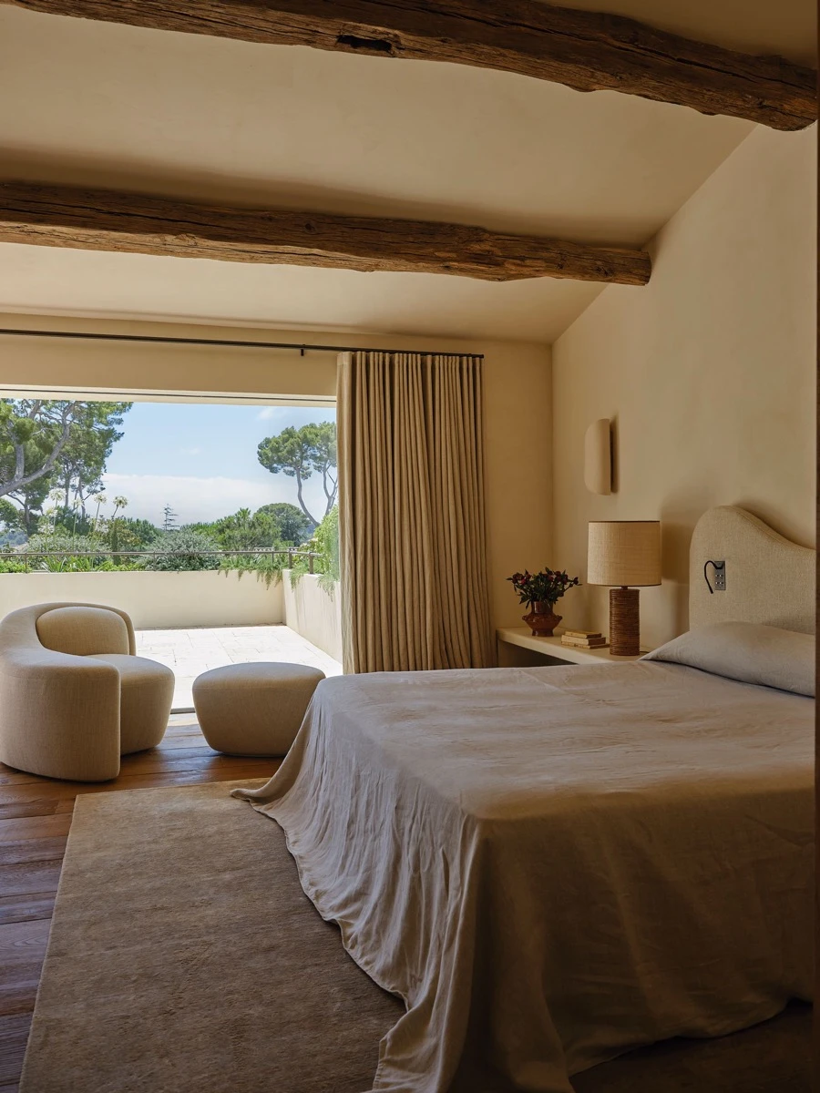 La visión idílica del dormitorio principal. 