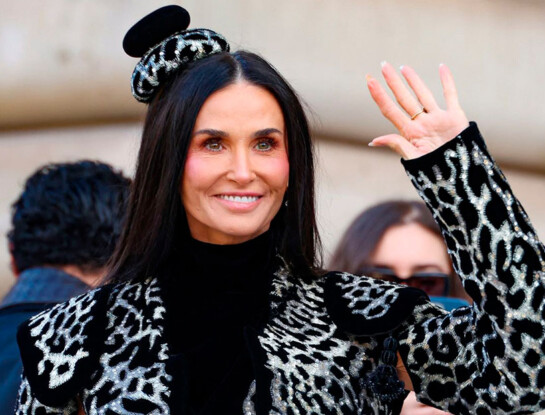 Demi Moore y el arte de elevar el animal print: así se destacó en el desfile de Schiaparelli en Paris Fashion Week