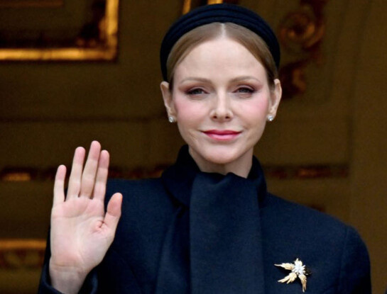 El sofisticado look de Charlene de Mónaco que anticipa cuál será el abrigo estrella del invierno 2026