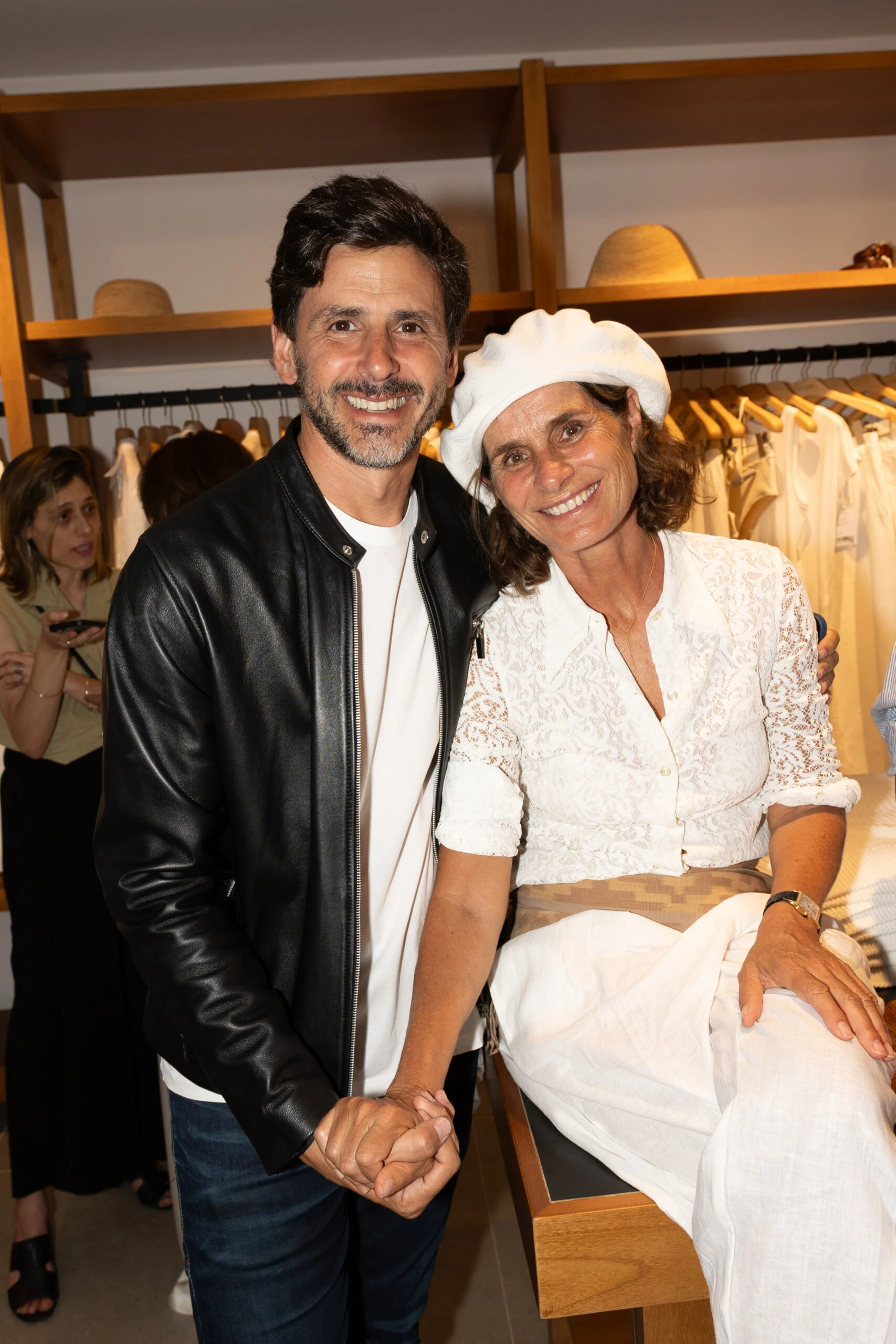 Dario Turovelsky y Paula Cahen D´Anvers en la apertura de la tienda de Etiqueta Negra en José Ignacio