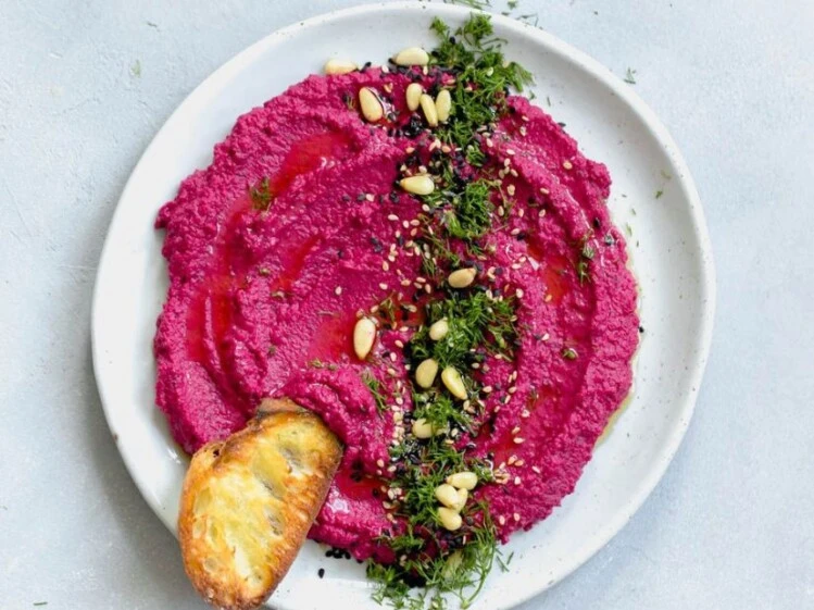 Hummus rosa casero: una receta fácil, saludable y cremosa