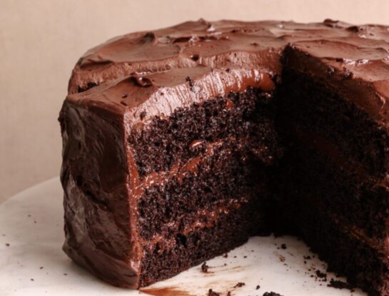 Torta de chocolate: la receta del pastel intenso ideal para compartir