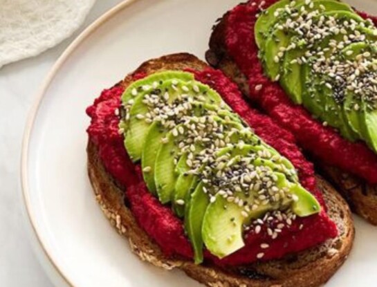 Tostadas francesas rosas: una receta con remolacha