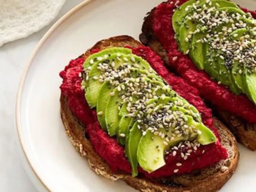 Tostadas francesas rosas: una receta con remolacha