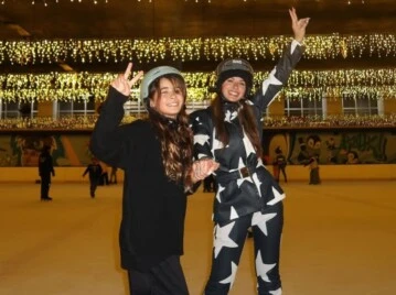 Patinaje sobre hielo, paseo y shopping: las fotos de la China Suárez y Rufina Cabré en el invierno de Estambul