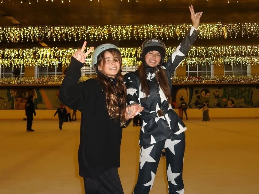 Patinaje sobre hielo, paseo y shopping: las fotos de la China Suárez y Rufina Cabré en el invierno de Estambul