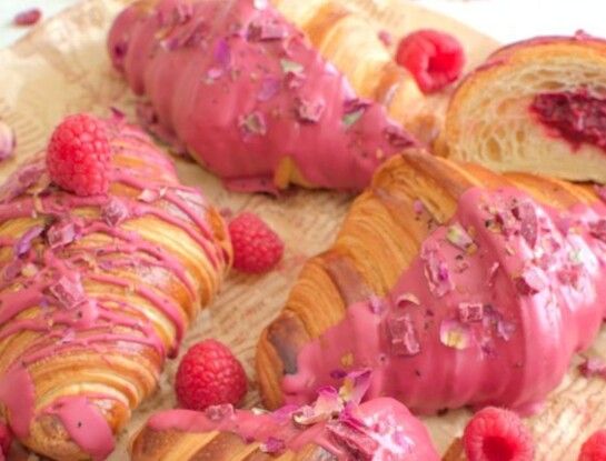Croissant relleno: una receta con crema de frambuesa