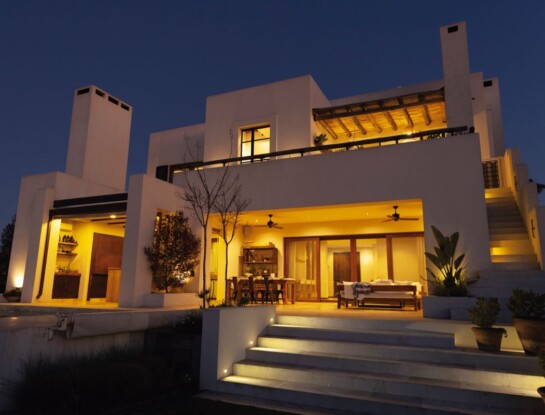 Inspiración mediterránea: una casa con diseño y en conexión con la naturaleza