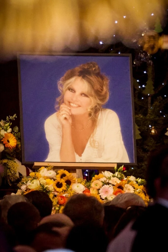 Funeral de Brigitte Bardot miles de personas despidieron a la icónica actriz en Saint-Tropez