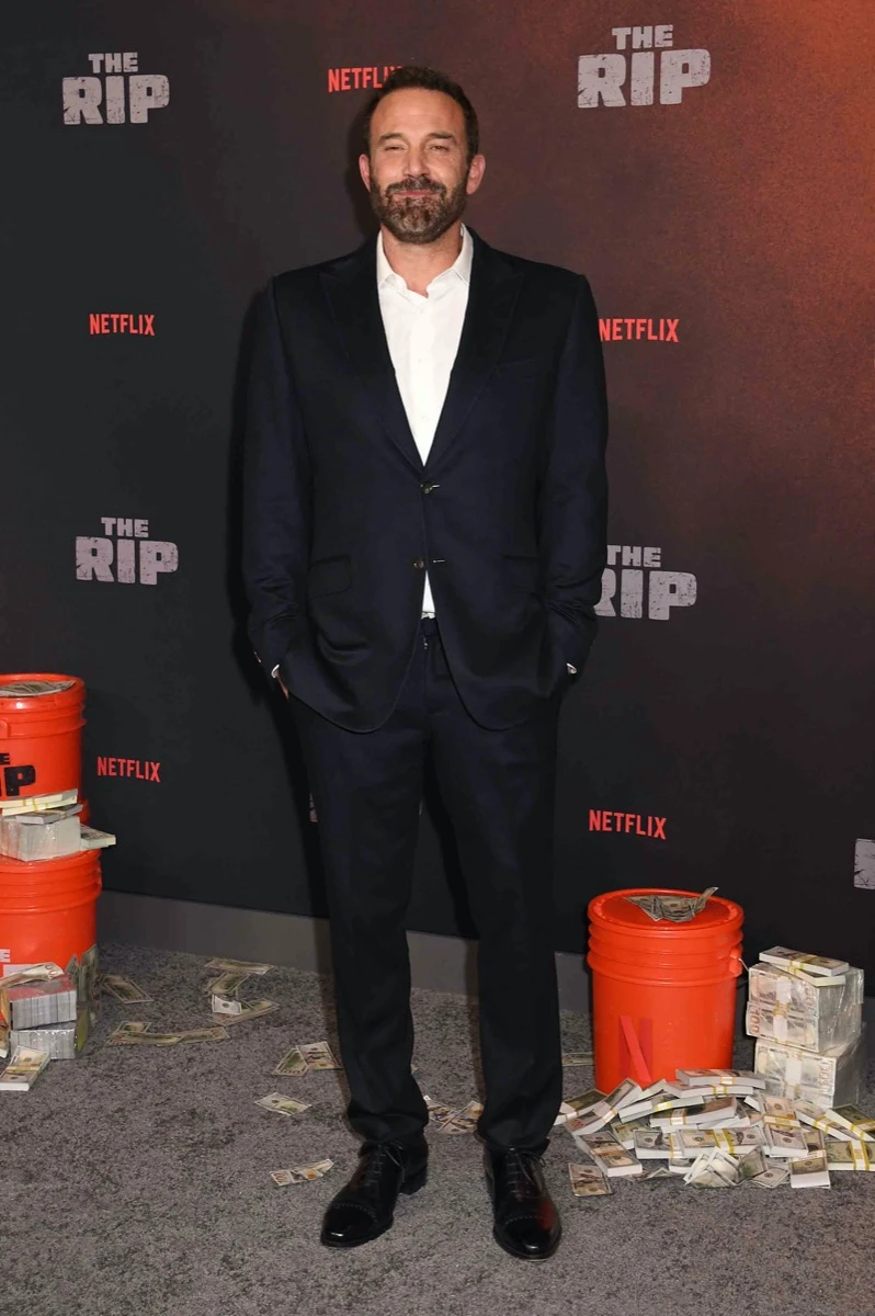 Así están Isabella, Gia y Stella, las hijas de Matt Damon y Luciana Barroso que recorrieron la red carpet en el estreno de The Rip