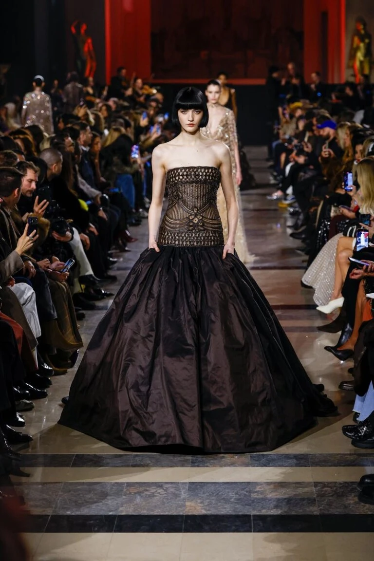 Desfile Elie Saab, colección Haute Couture primavera verano 2026