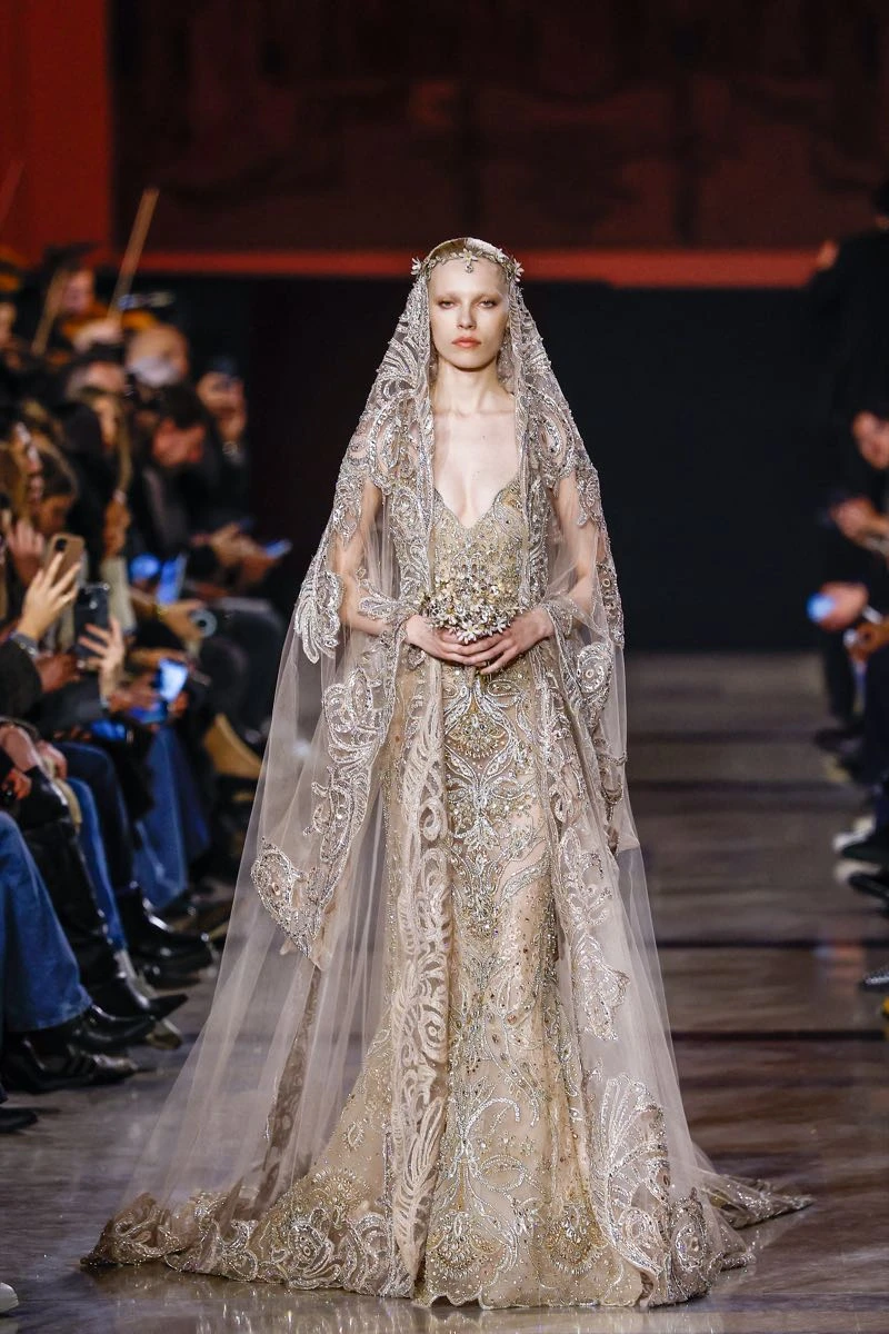 Desfile Elie Saab, colección Haute Couture primavera verano 2026