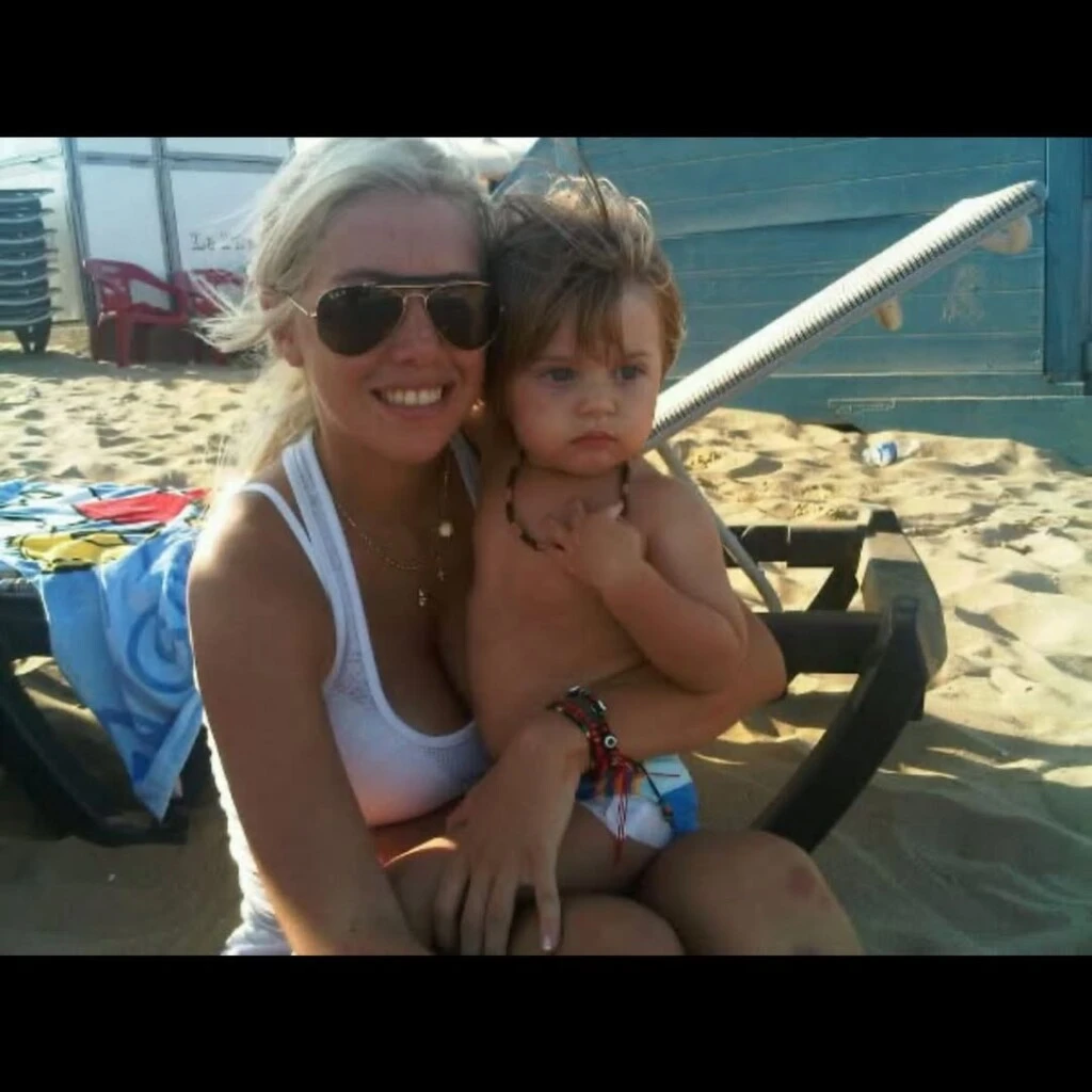 Como broche de oro, Wanda compartió también una serie de fotos vintage de Valentino cuando era pequeño.