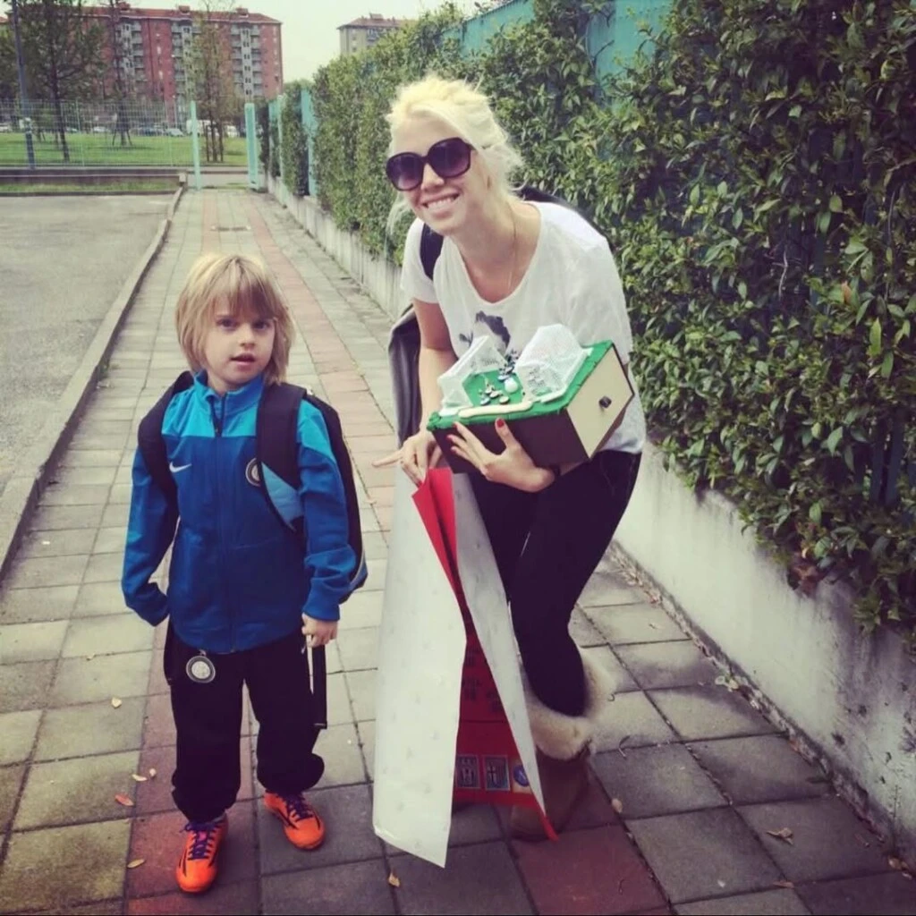 Postales de viajes, paseos y momentos íntimos de madre e hijo despertaron ternura entre sus seguidores.