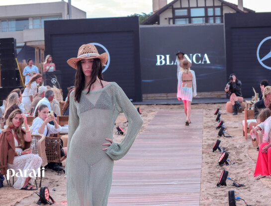 Así fue el desfile al atardecer que celebró el diseño argentino frente al mar
