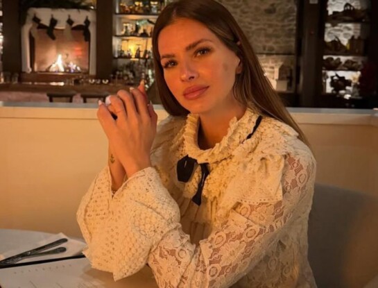 Encaje y romanticismo: así fue el look de la China Suárez para una cita en Estambul