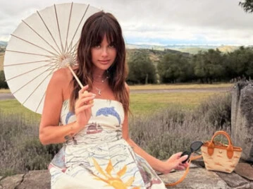 Vic Saravia sorprendió con un look romántico y etéreo en Punta del Este