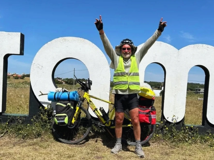 Pedaleó 613 kilómetros a los 74 años para cumplir una promesa hecha en el peor momento
