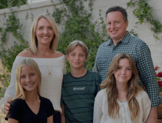 Perdió a sus tres hijos, tuvo trillizos y hoy enfrenta una enfermedad terminal: la historia de Lori Coble