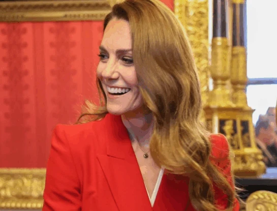 el traje de Kate Middleton que reescribe la sastrería con actitud