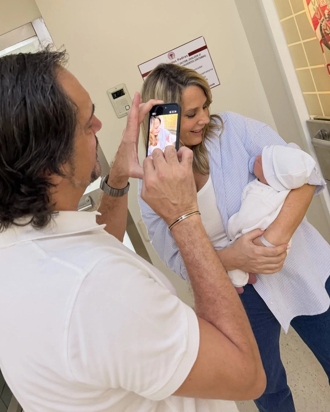 Rocío Marengo y Eduardo Fort con Isidro