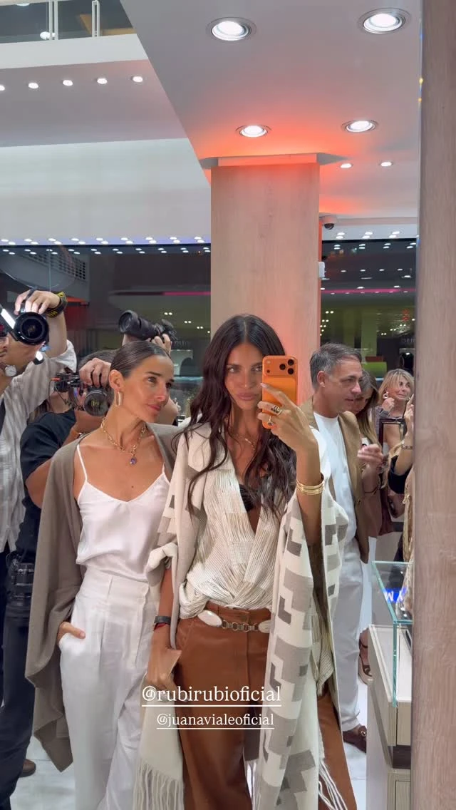Los looks artesanales de Juana Viale y Zaira Nara en la noche esteña
