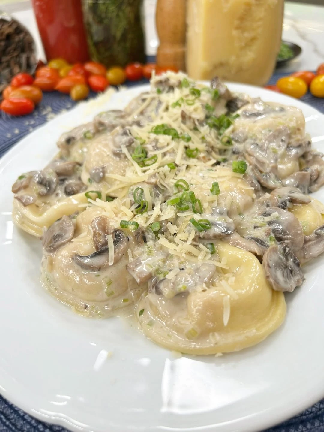 Sorrentinos de jamón y mozzarella con masa en caliente