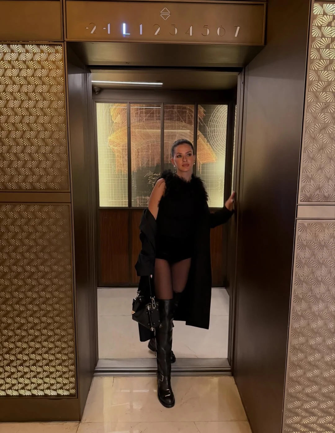 La China Suárez llevó el total black a otro nivel. Fotos: IG.