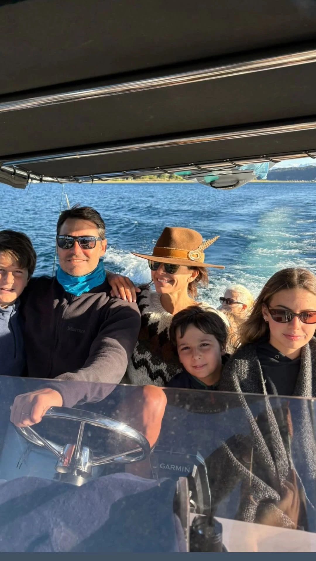 Juliana Awada está en la Patagonia con familia y amigos al momento que se conoció su separación de Macri