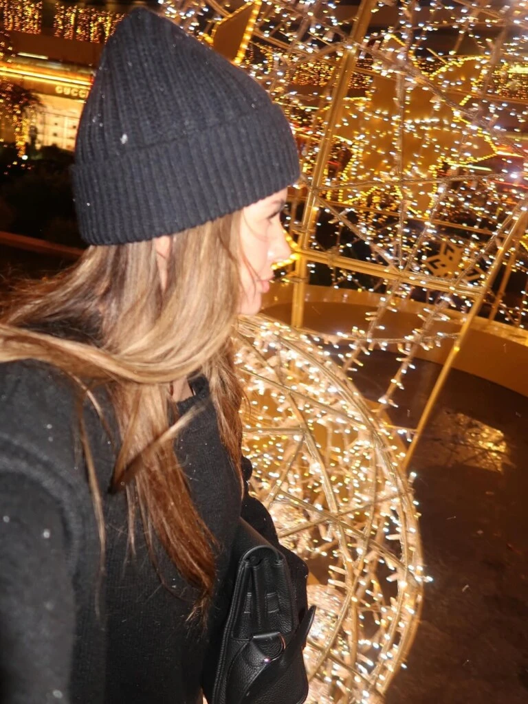 La China disfrutando del invierno en Estambul. Foto: IG