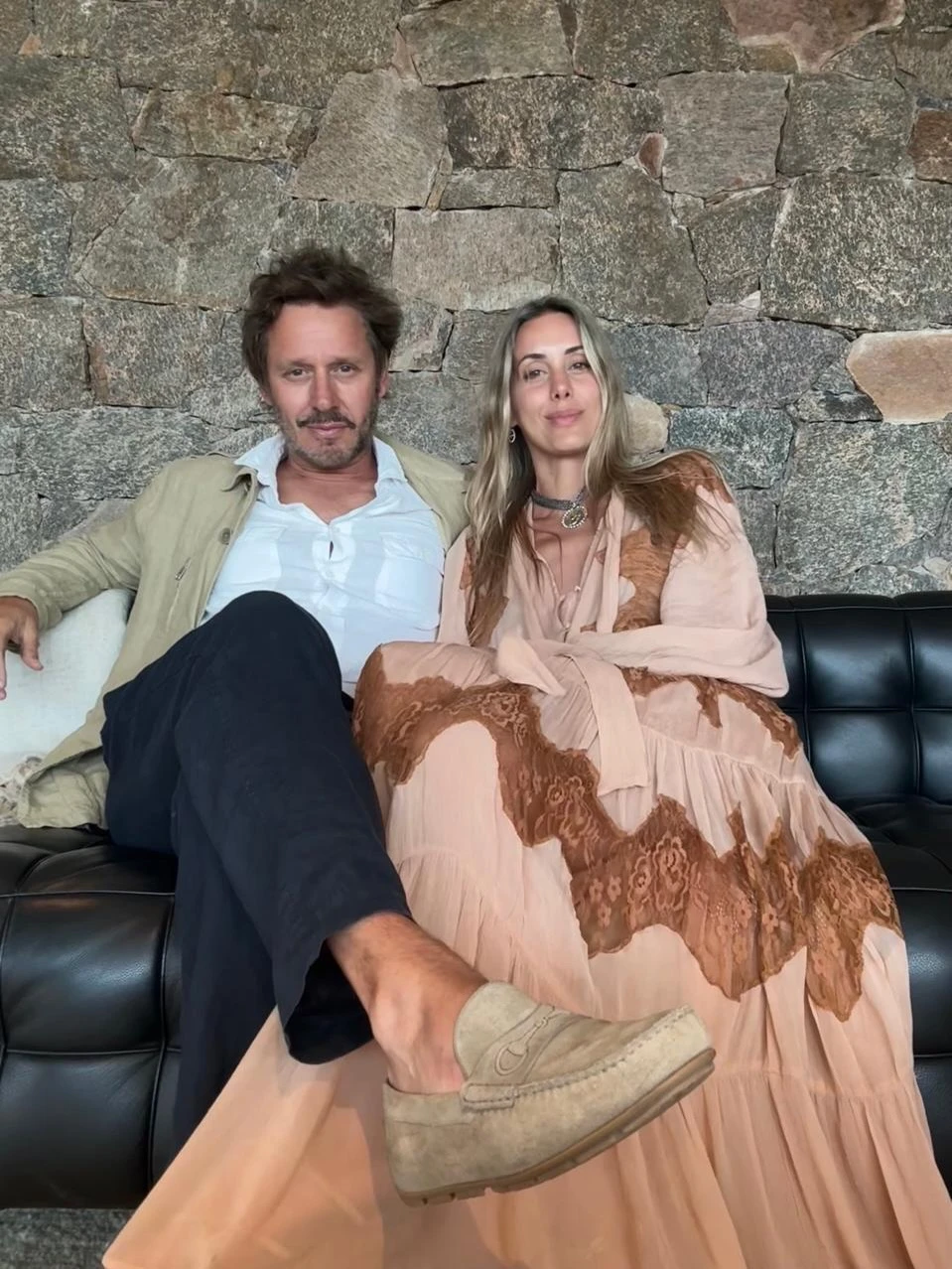 Las fotos de Benjamín Vicuña en Punta del Este junto a sus cinco hijos y Anita Espasandin