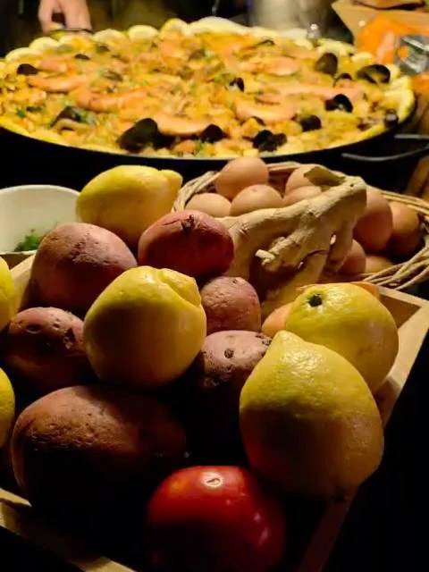 Las fotos de Benjamín Vicuña en Punta del Este junto a sus cinco hijos y Anita Espasandin