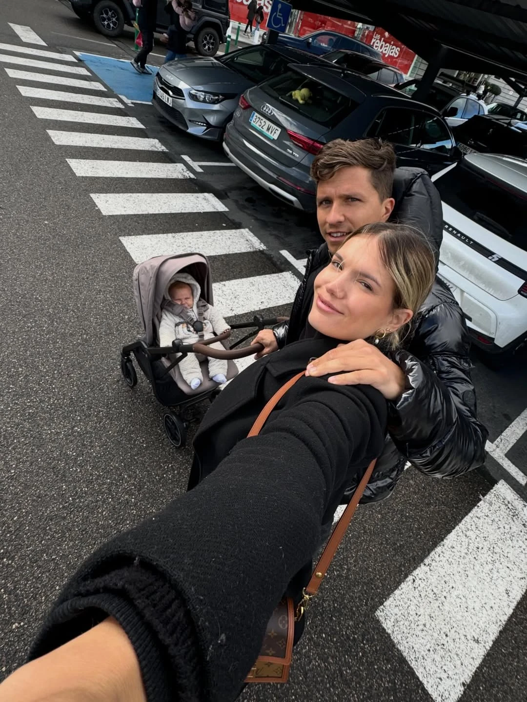 Eva Bargiela y Gianluca, recién llegados a Madrid. Fotos: IG.