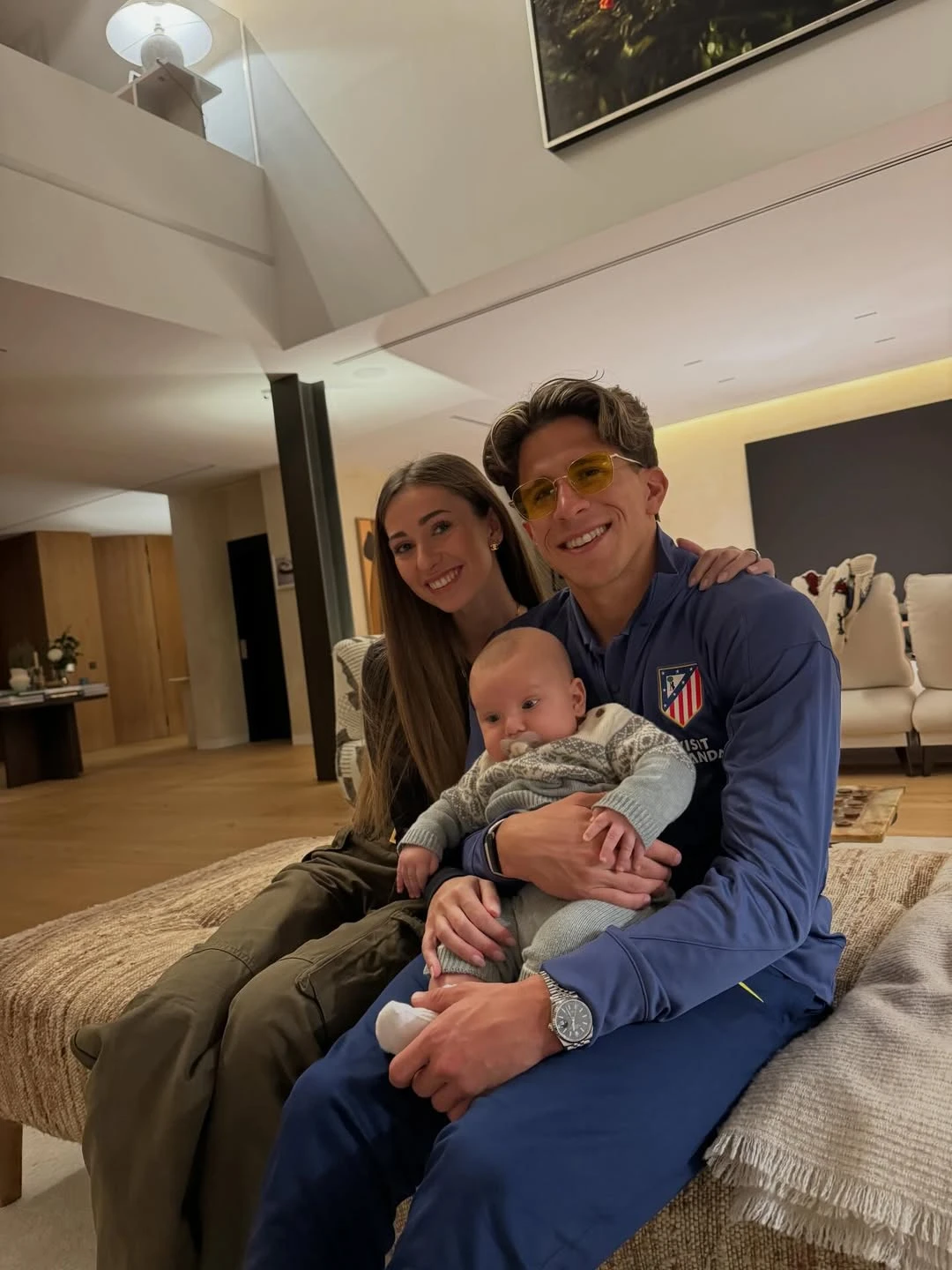 Visitando a sus tíos Giuliano e Irene. Fotos: IG.