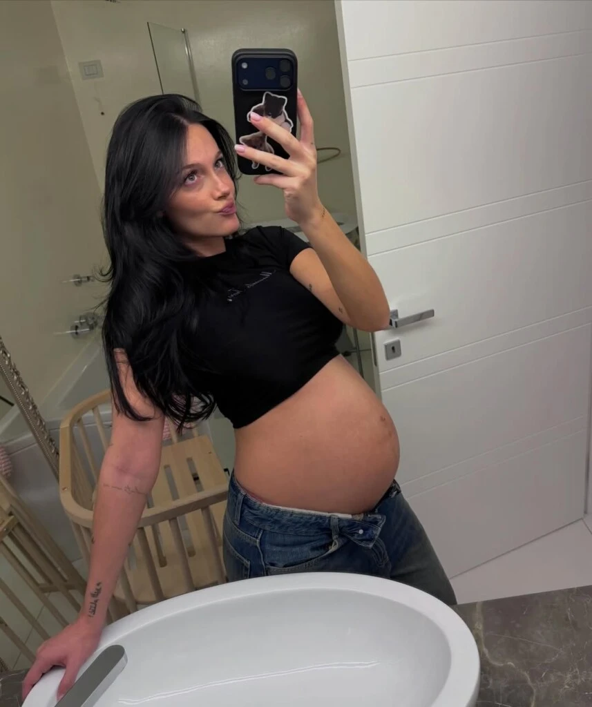 Las fotos de Oriana luciendo su pancita de embarazada. Foto: IG