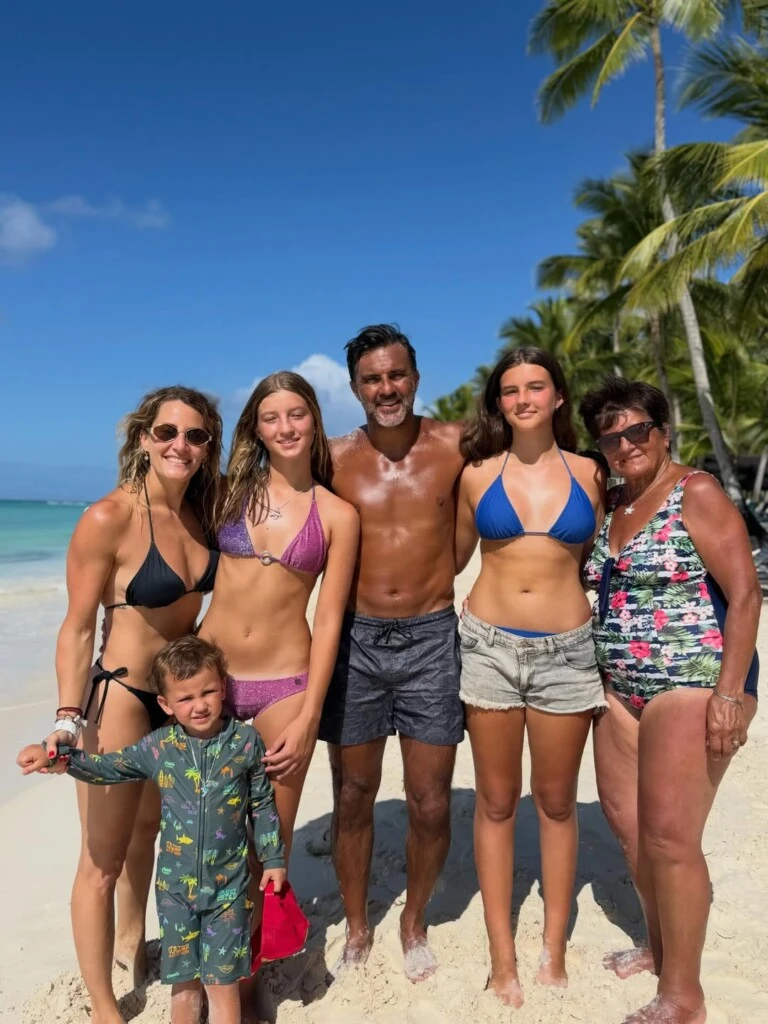 El viaje de Allegra junto a su papá, Fabián, al Caribe. Foto: IG
