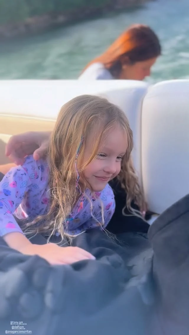 La foto de Anita en la lancha, captura de uno de los videos que García Moritán borró tras las críticas