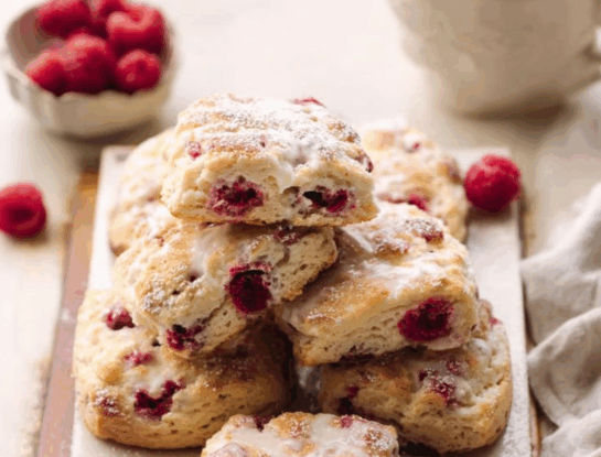 Scons de frambuesa y chocolate blanco: una receta simple y tentadora para la merienda