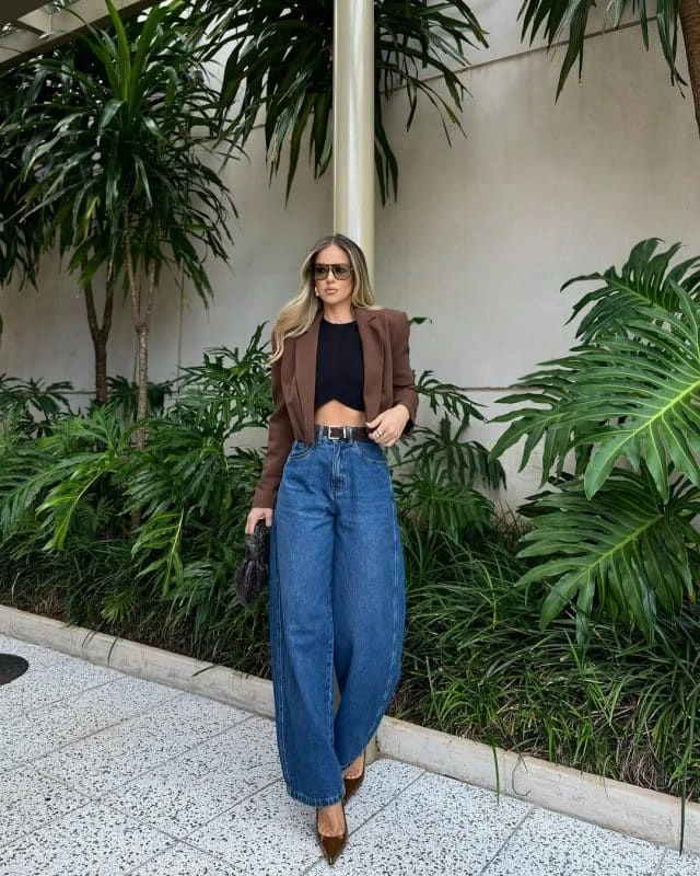 Un contraste perfecto entre el jean y el blázer.