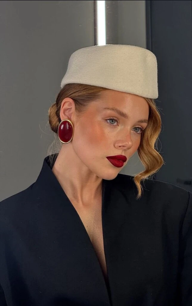 Es un sombrero clásico que se reversionó.