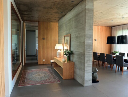 Vivir en una casa racionalista moderna: amplitud, luz y diseño contemporáneo