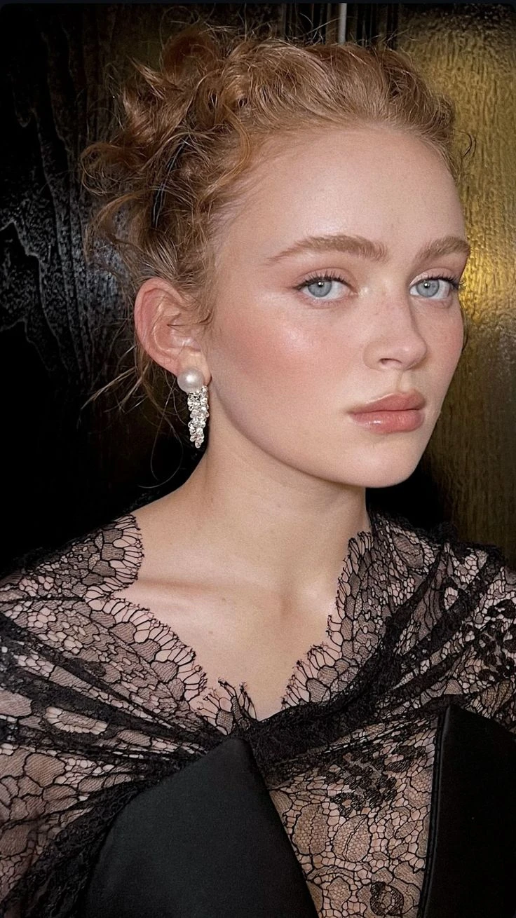 Pomegranate girl: cómo lograr el maquillaje de Margot Robbie en Cumbres Borrascosas