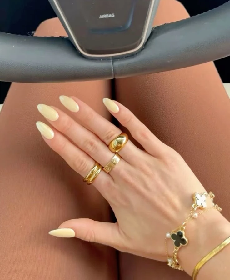 Taffeta nails: cómo llevar la tendencia inspirada en el lujo de las telas que es furor en TikTok