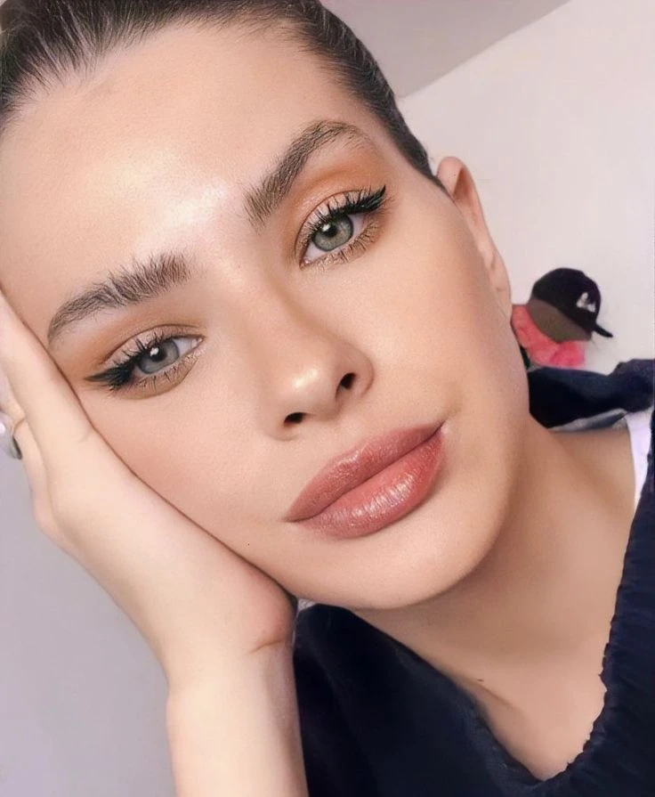 Guía definitiva para tus pestañas: cómo cuidarlas, maquillarlas y potenciarlas sin dañarlas