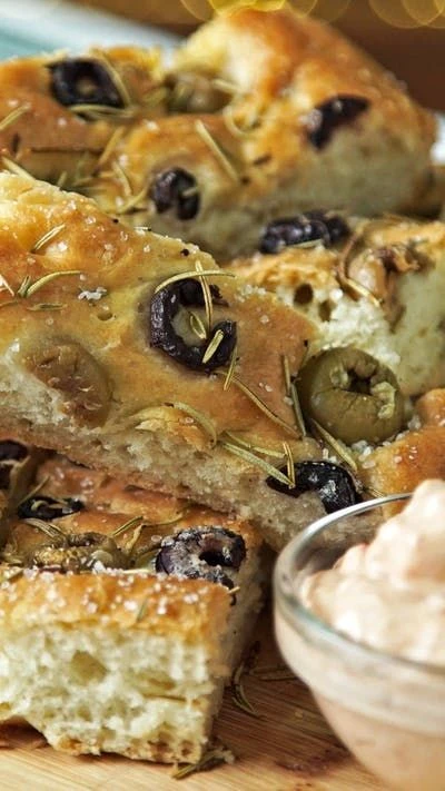 Pan casero con aceitunas: receta práctica para compartir

