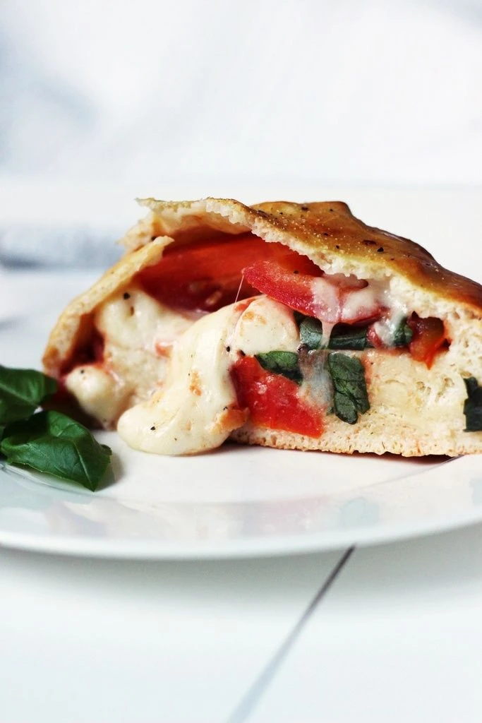 Este calzone es bien fácil de hacer en casa.