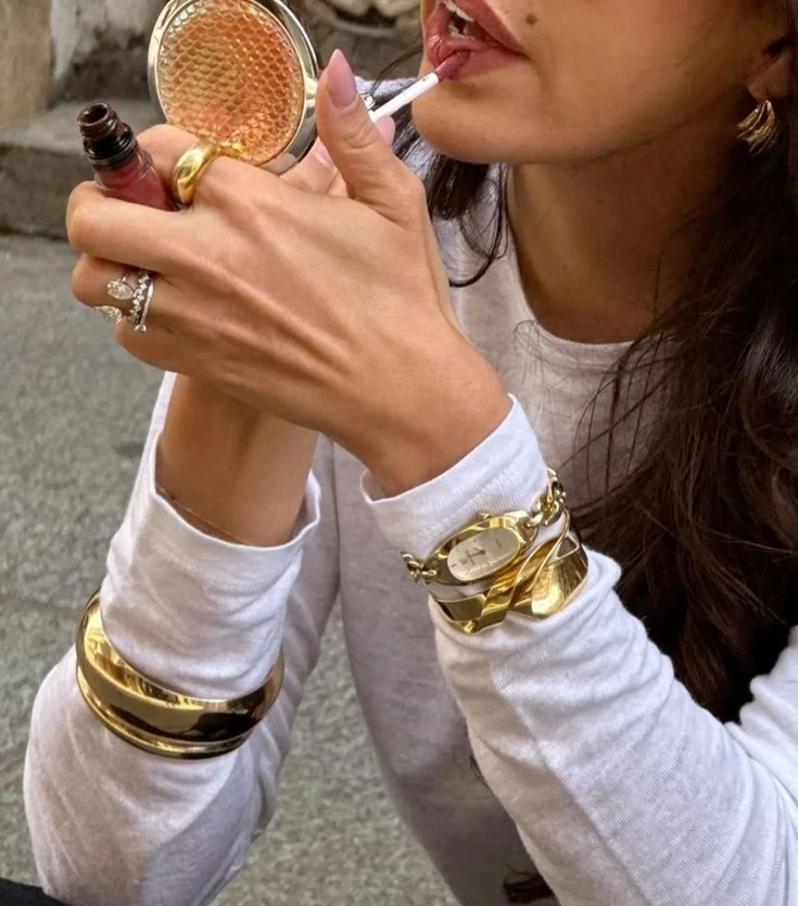 Cómo combinar joyas: claves para looks de invierno 2026