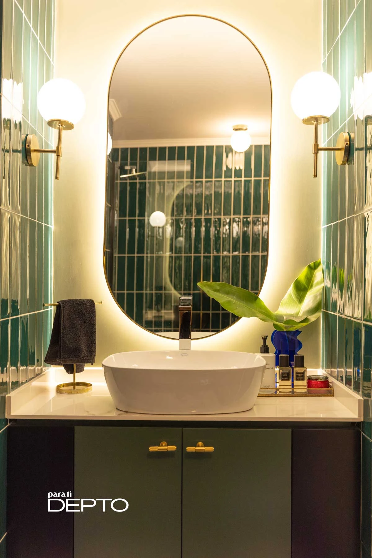 "Los dos baños están pensados iguales, con la misma paletas de colores, estilo de vanitory y griferia". 