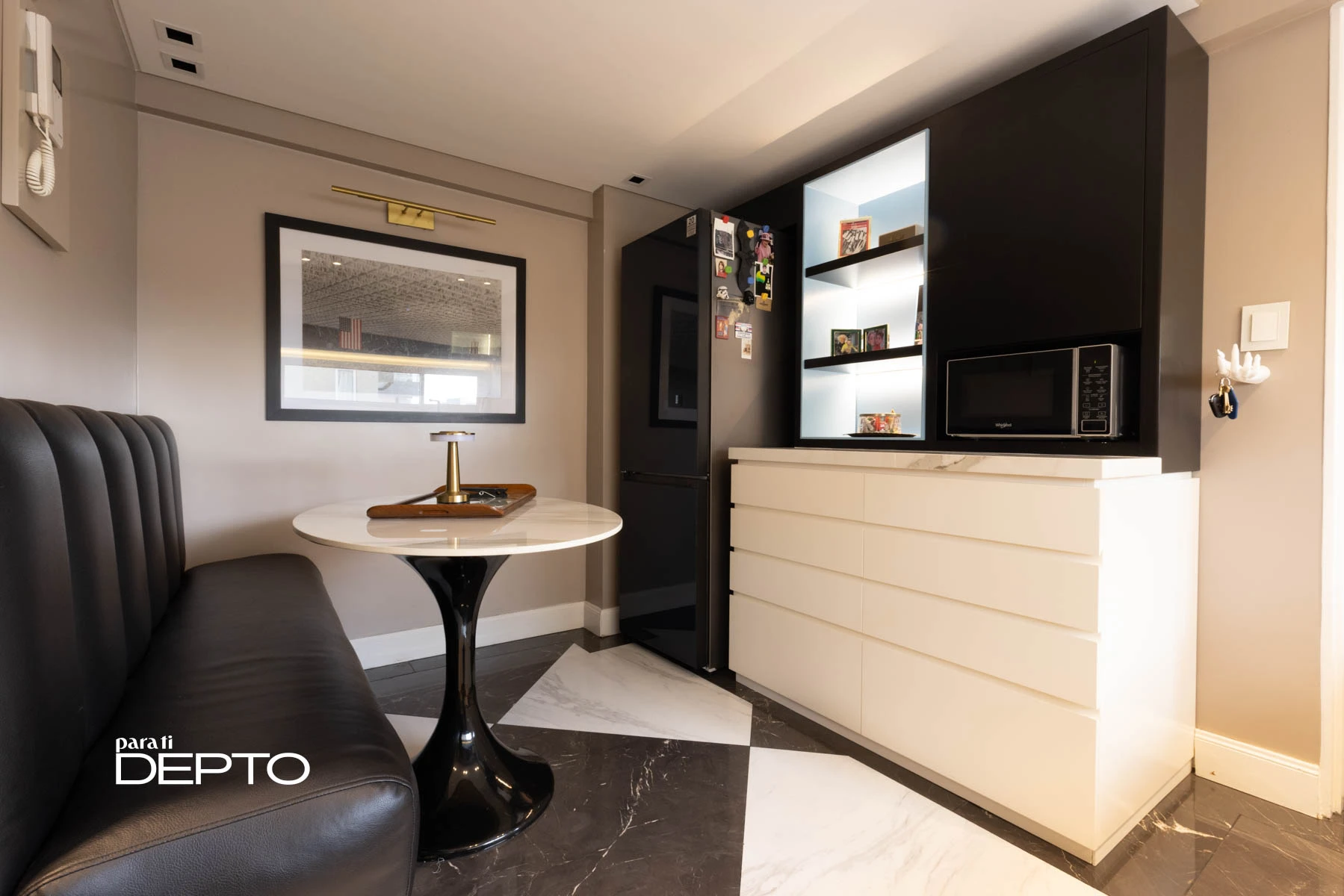 
Un pequeño comedor en la cocina con estilo "americana". 