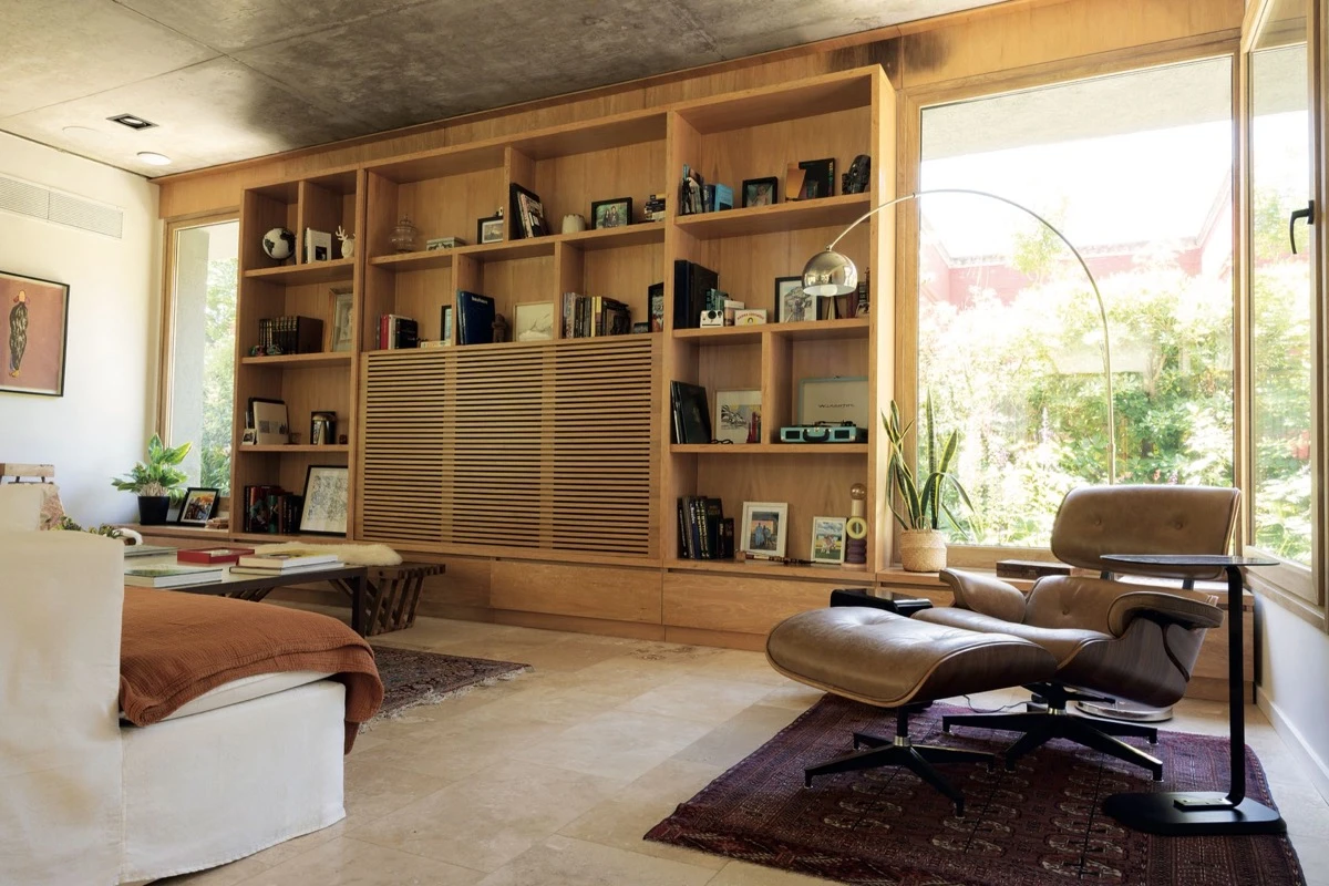 La icónica butaca Eames Lounge + Ottoman ¡presente!